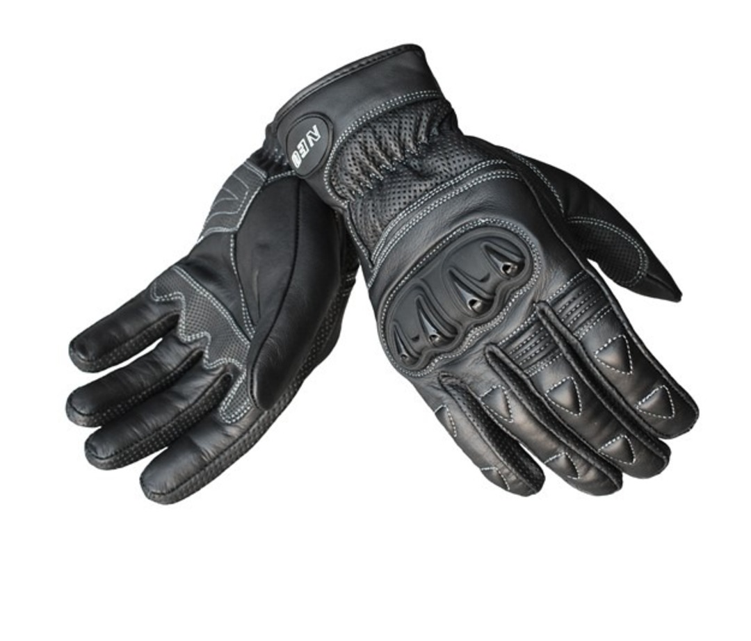 NEO Dart vented Glove - END OF LINE image 0